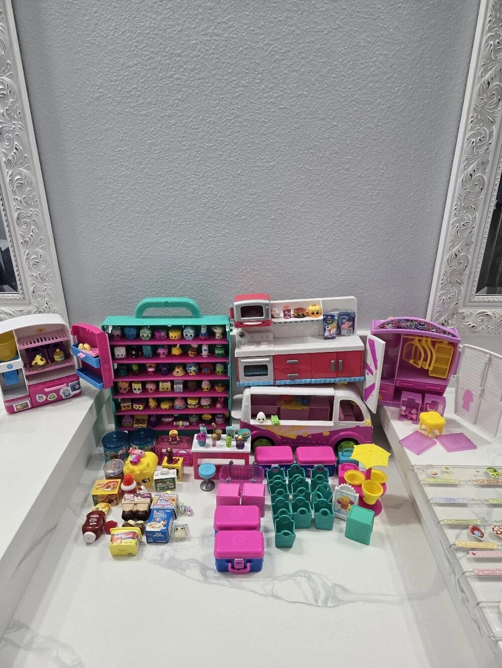 Shopkins large themed